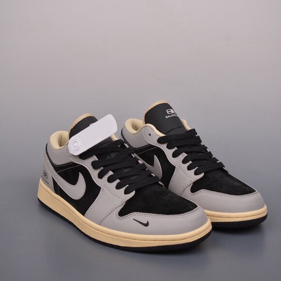 Air Jordan 1 Retro Low Gray Black
